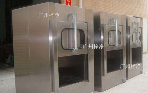 傳遞窗廣泛應(yīng)用于微細科技、生物實驗室、制藥廠、醫(yī)院、食品加工業(yè)、LCD、電子廠等等一切需要空氣凈化的場所。